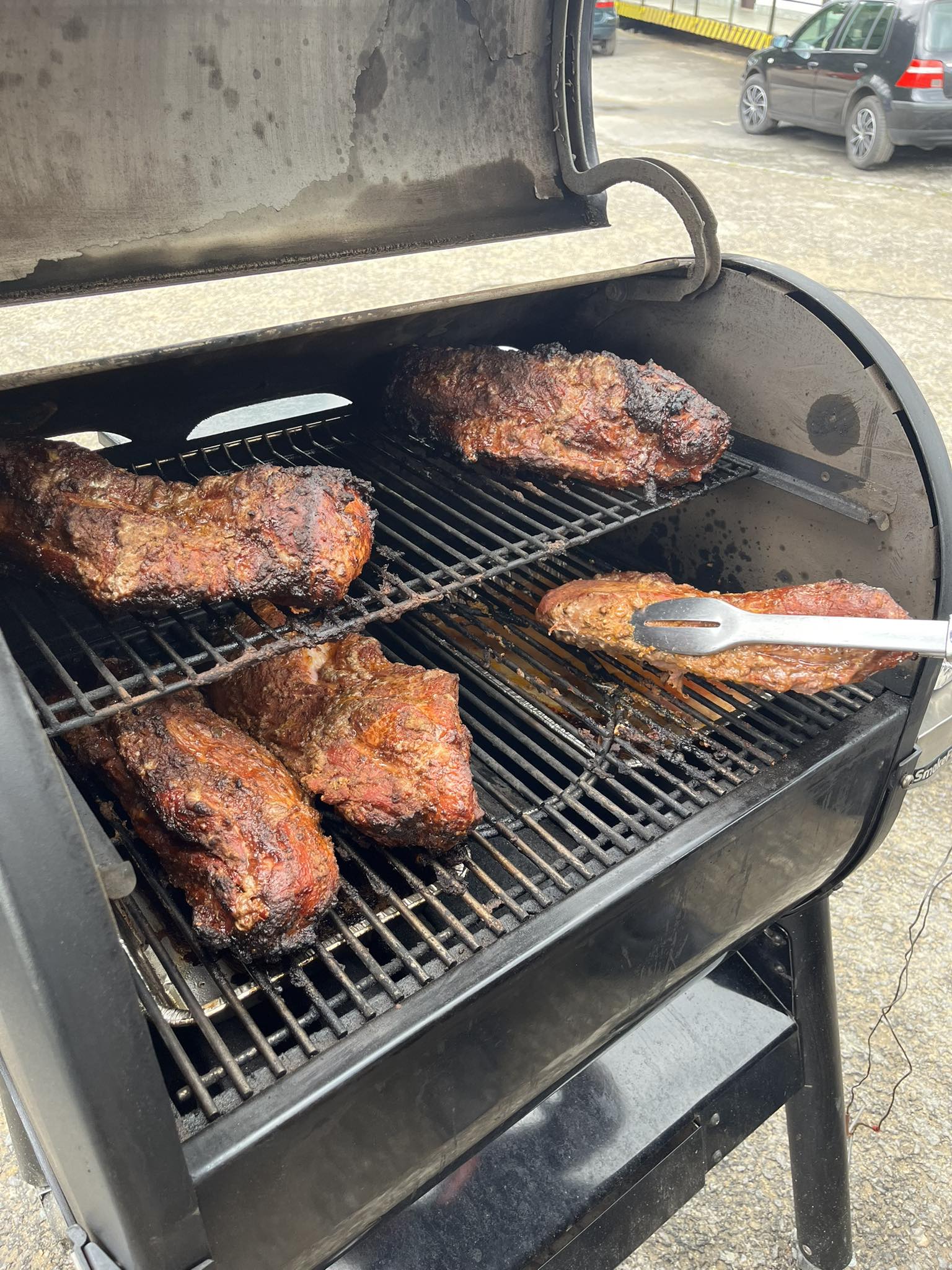 Recenze peletového grilu Weber SmokeFire - ideální na velké kusy masa