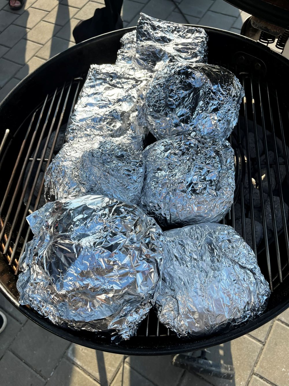 Zabalené maso se zeleninou na grilu