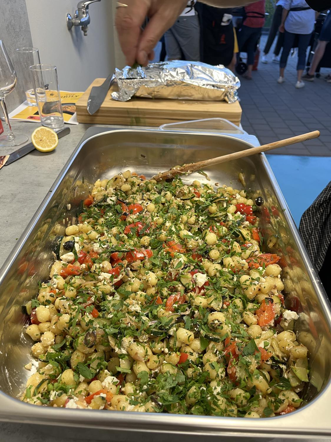 Grilované Gnocchi se zeleninou a fetou - hotové Grilované Gnocchi se zeleninou a fetou - hotové