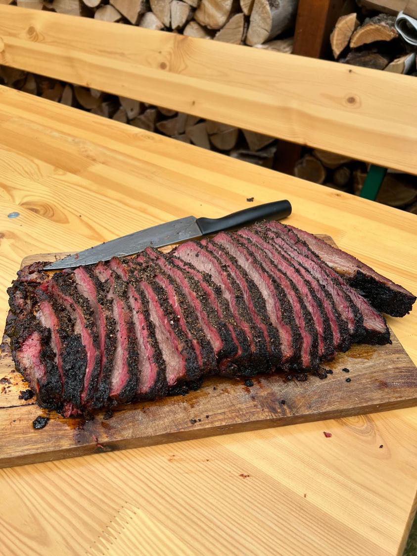 Hovězí brisket - krájení