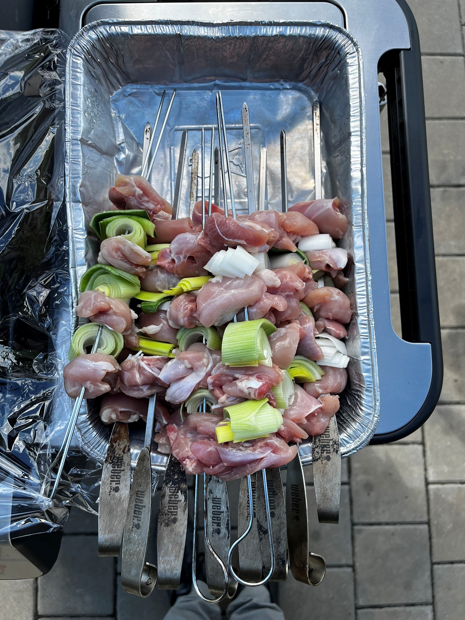 Japonske Yakitori kuřecí_špízy - připravené špízy Japonske Yakitori kuřecí_špízy - připravené špízy