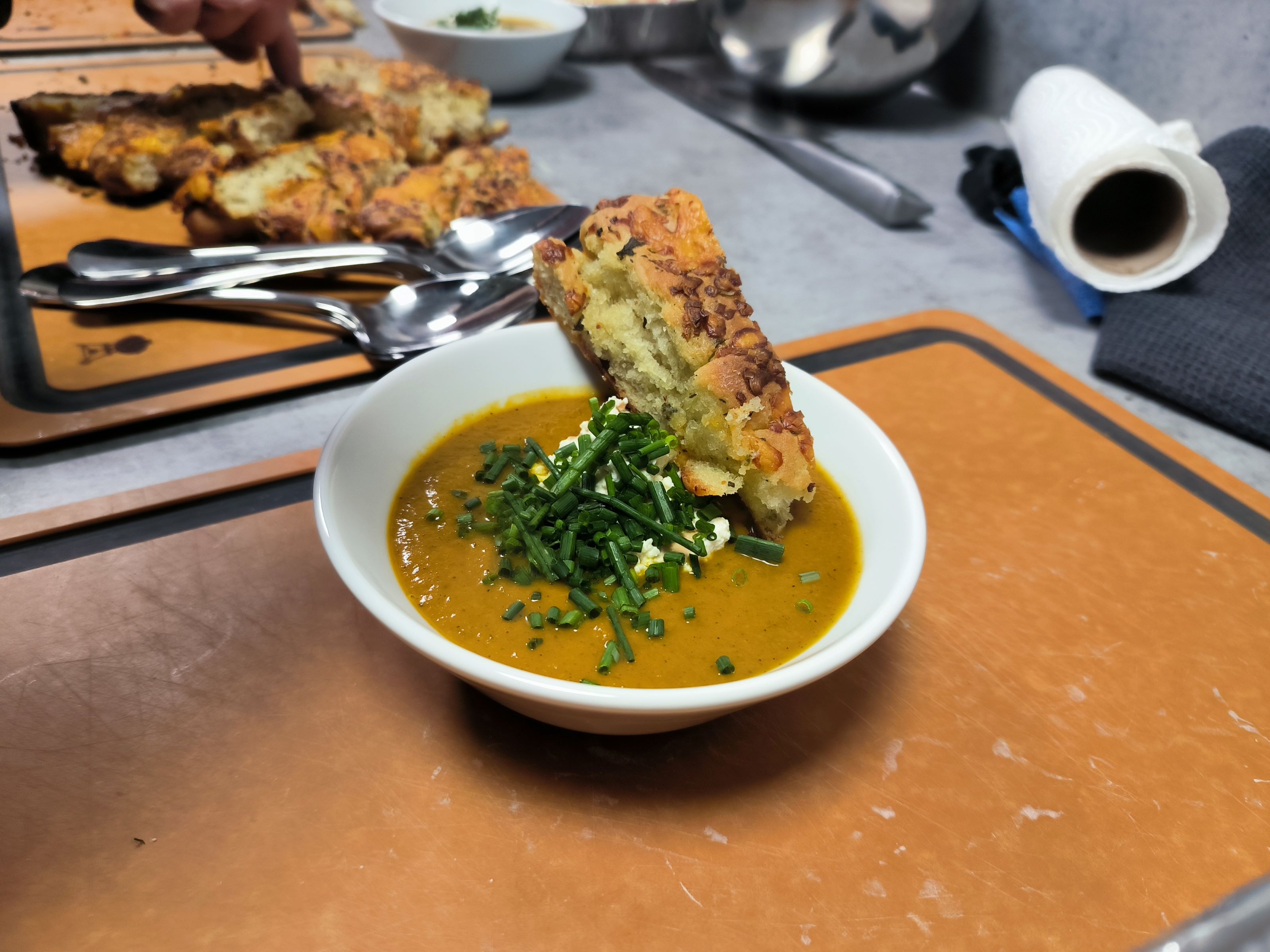 Mrkvová polévka na grilu se zázvorem - hotová polévka Mrkvová polévka na grilu se zázvorem - hotová polévka