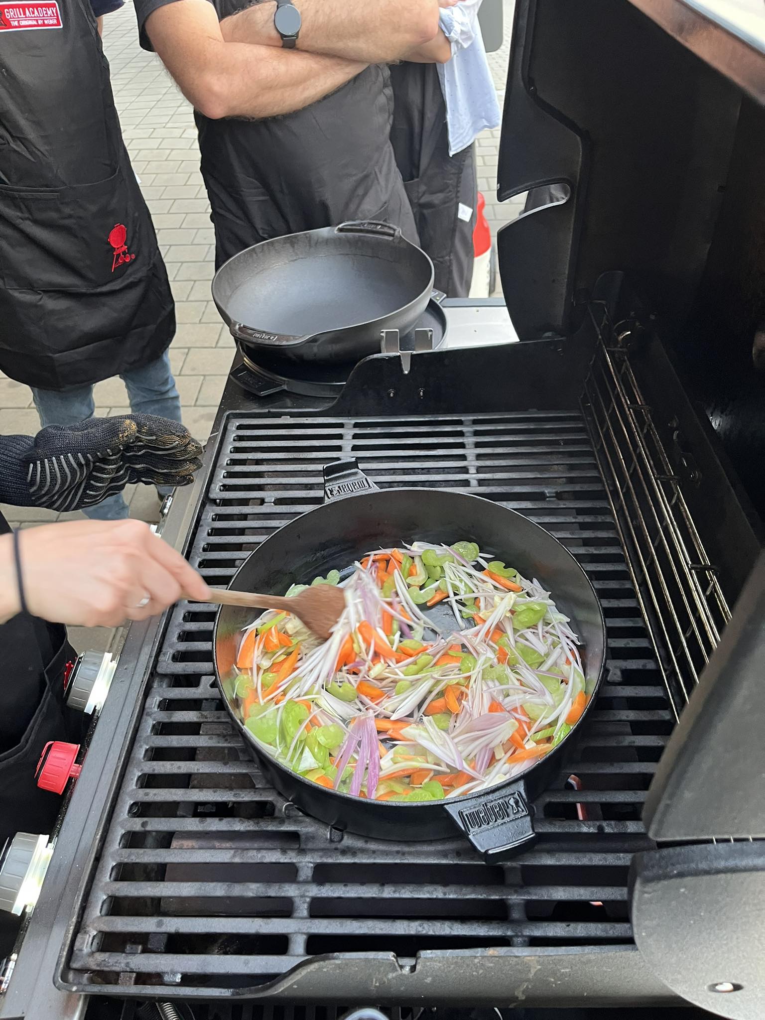 Středomořské slávky na grilu - orestování zeleniny