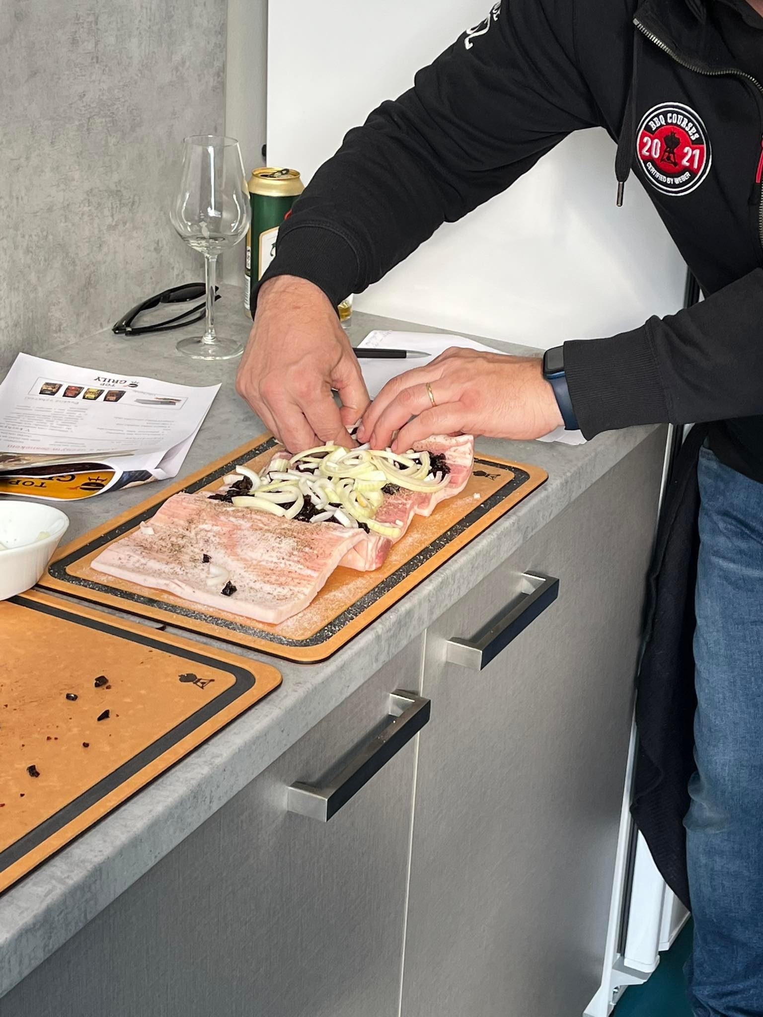 Pečený vepřový bůček na grilu Pečený vepřový bůček na grilu