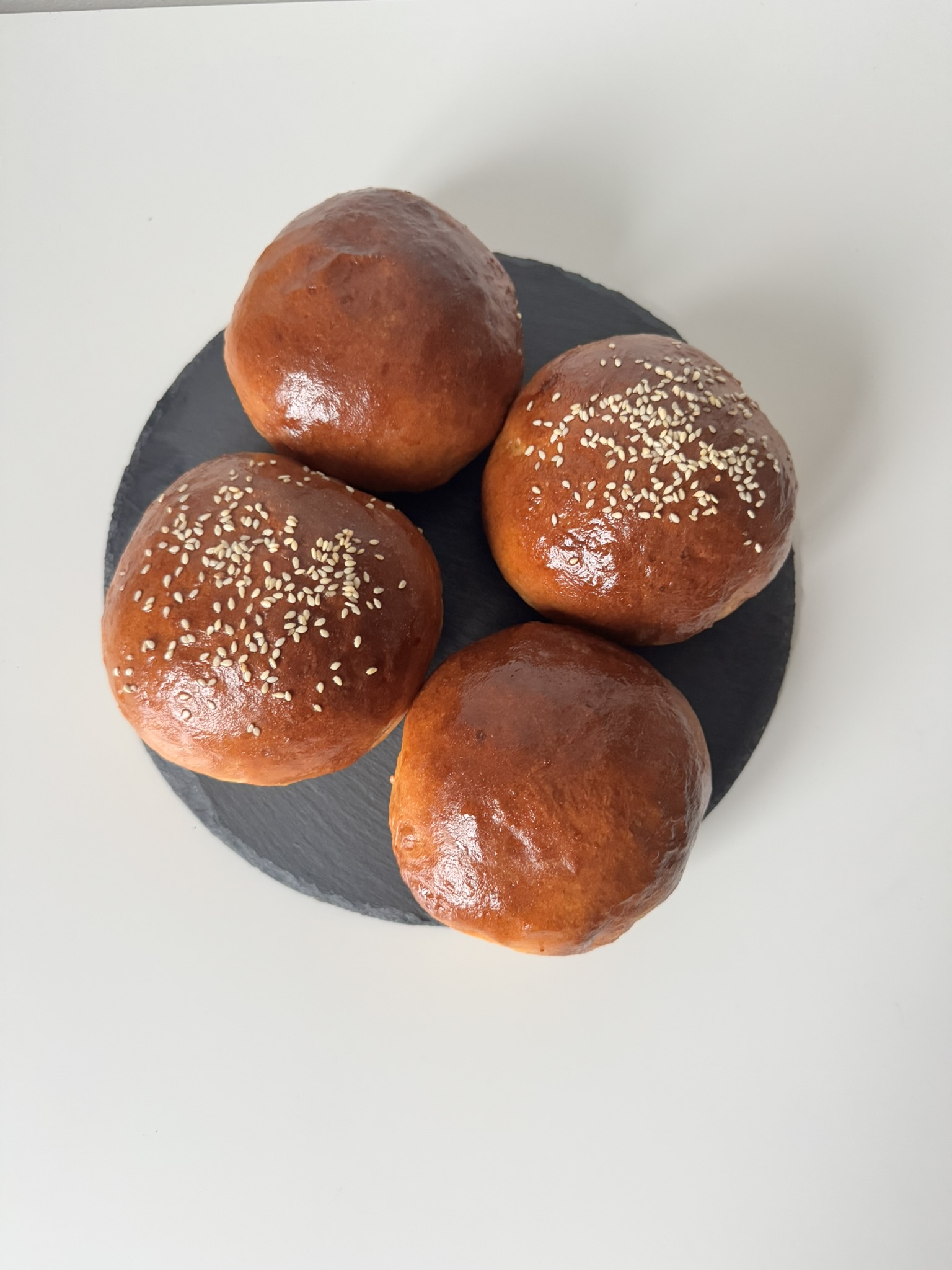 Hamburgerové housky - hotové 1
