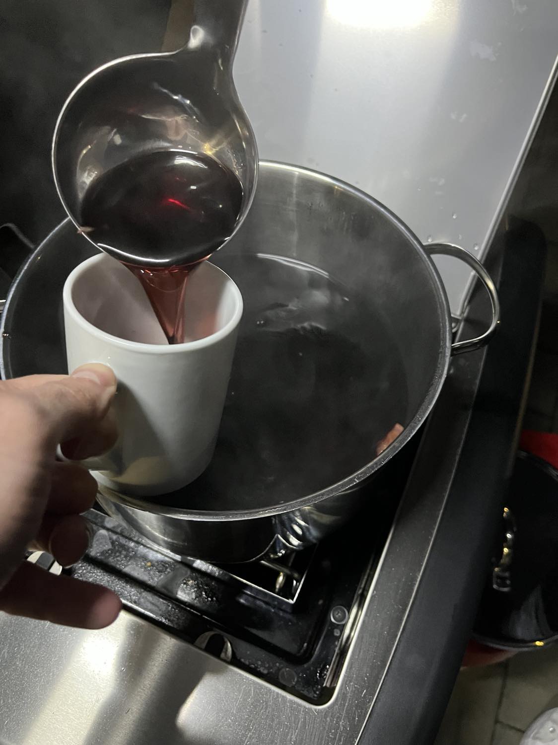 Jak vybrat plynový gril - svařák na bočním hořáku