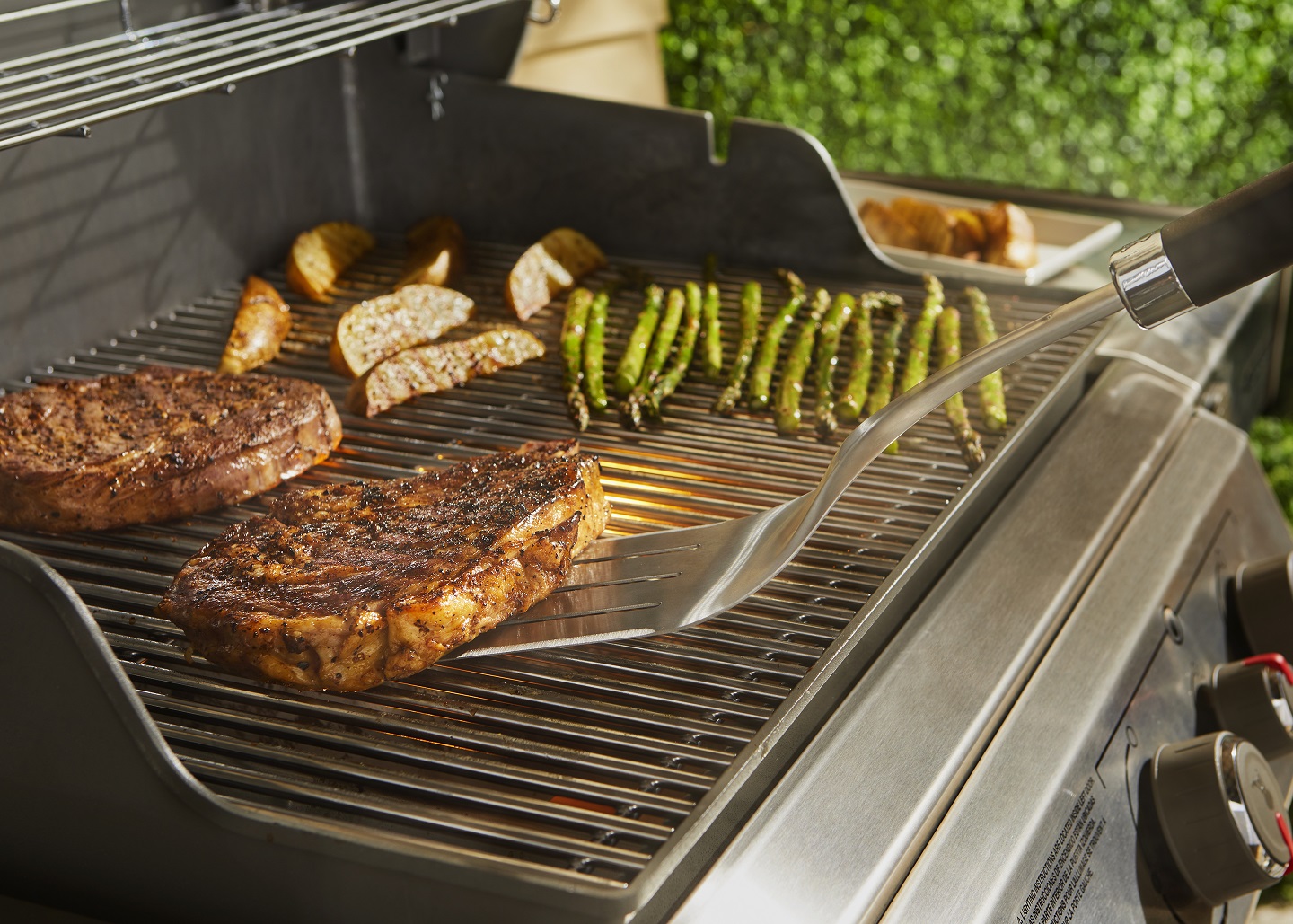 Grilovací obracečka Weber Precision