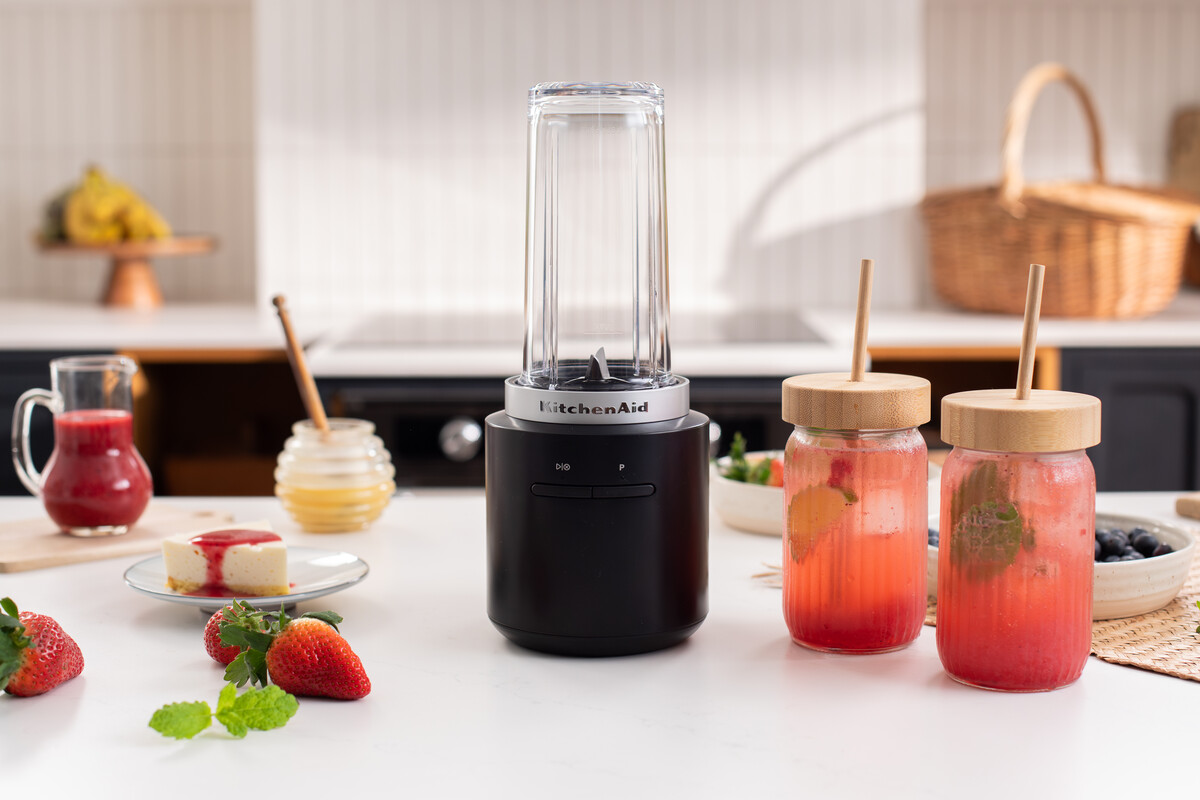 Bezdrátový osobní blender KitchenAid 5KSBR256BM GO