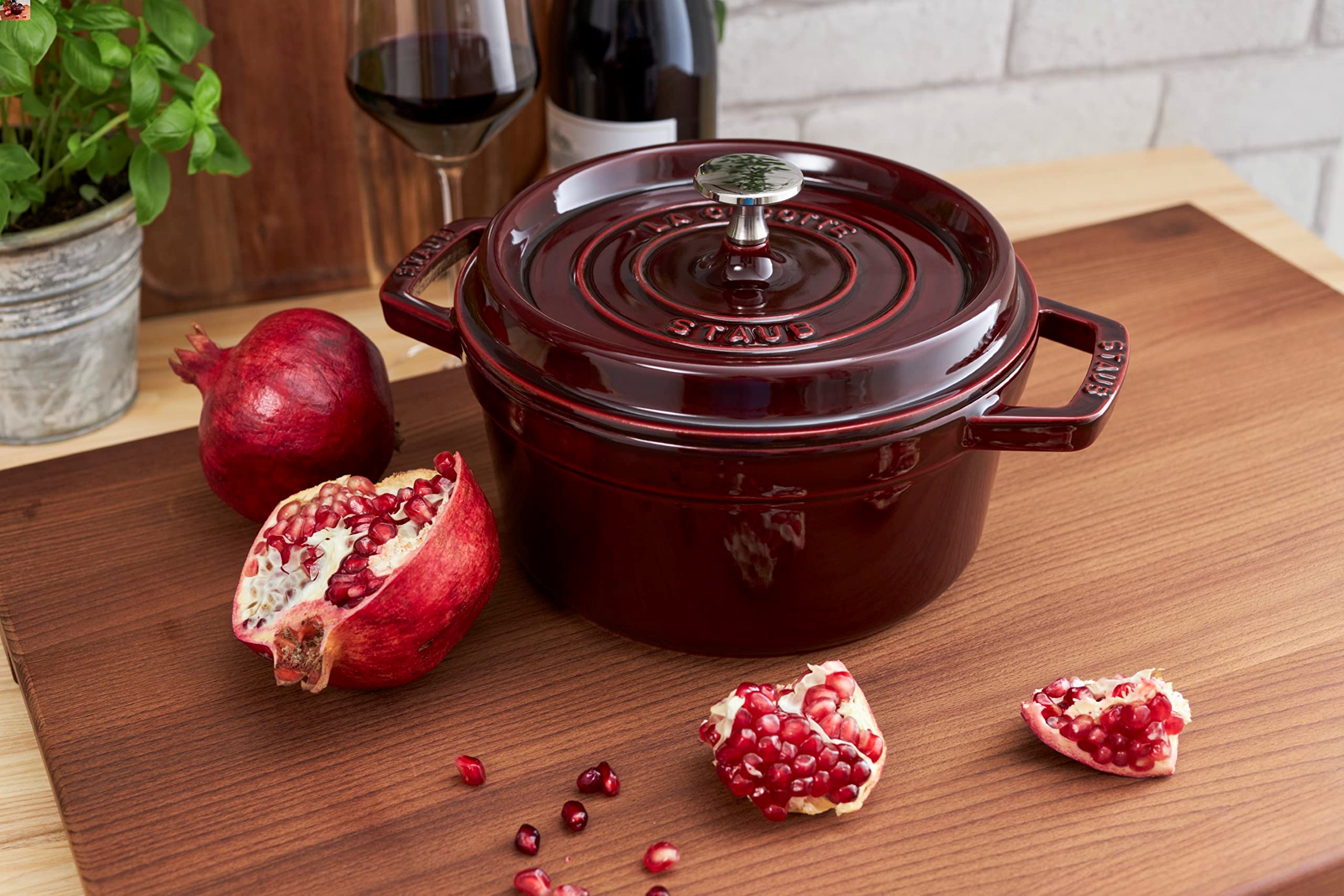 Porcelánem smaltované litinové hrnce Staub