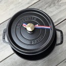 Oválný litinový hrnec Staub, černý